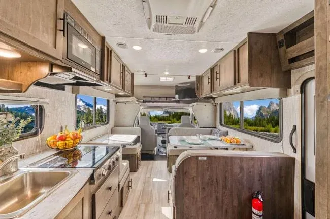 Mighty Class C Medium (MD) 24-26ft – RVs, photo 2