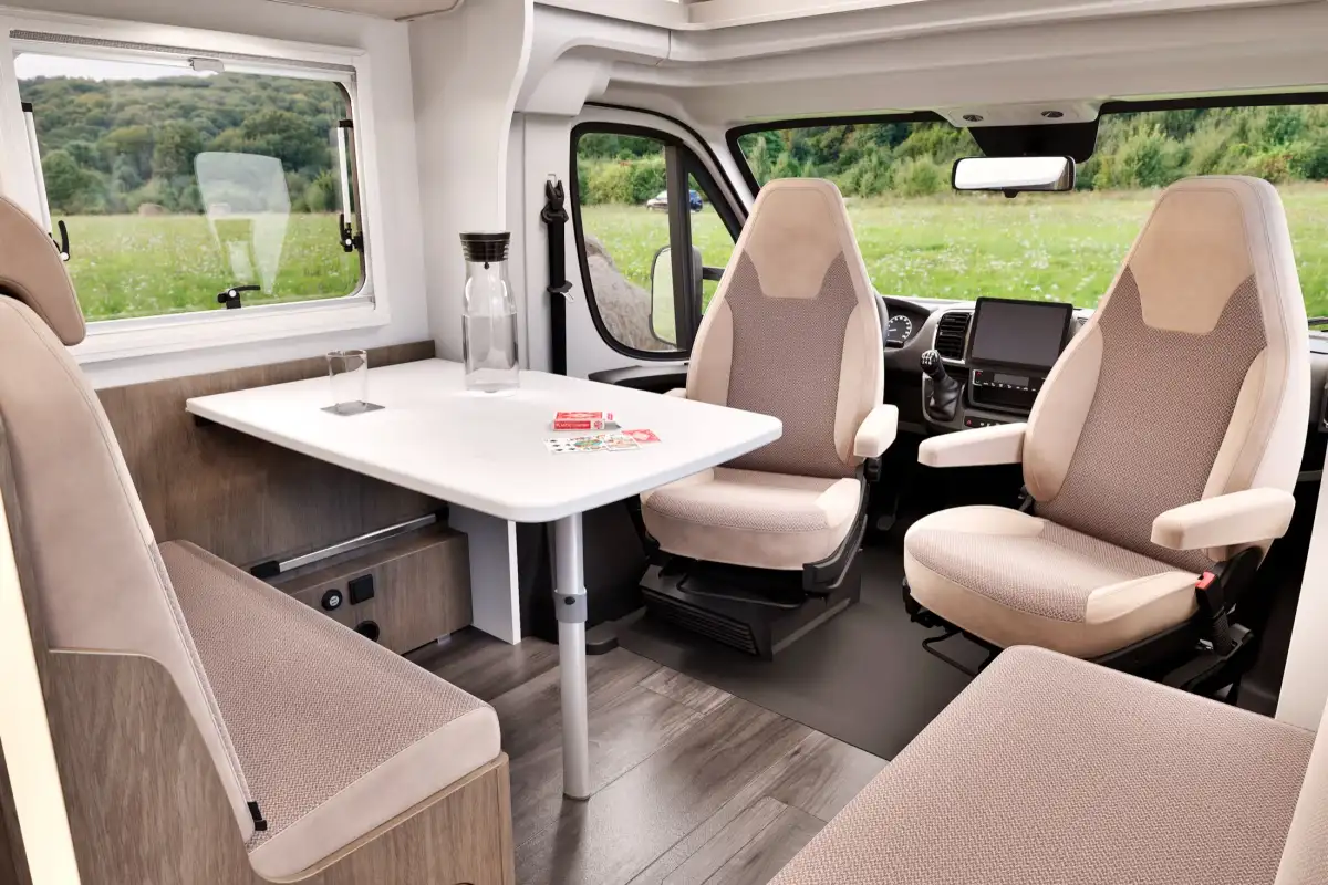 Motorhome Medium (Automatic) – Motorhomes, photo 4