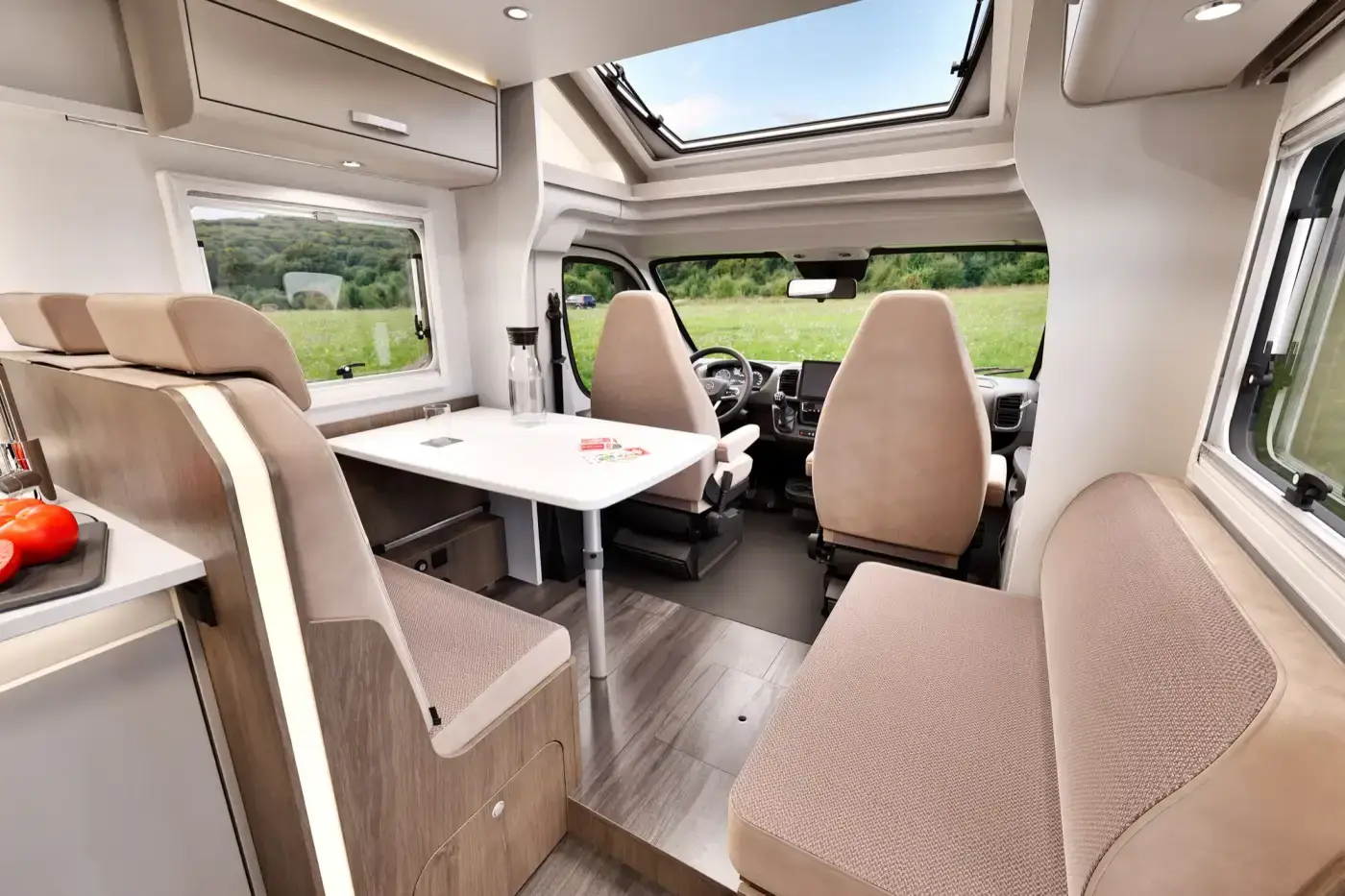 Motorhome Medium (Automatic) – Motorhomes, photo 5