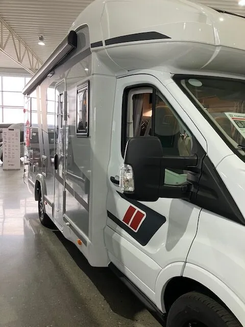 Autocaravana Nian (automática) – Autocaravanas