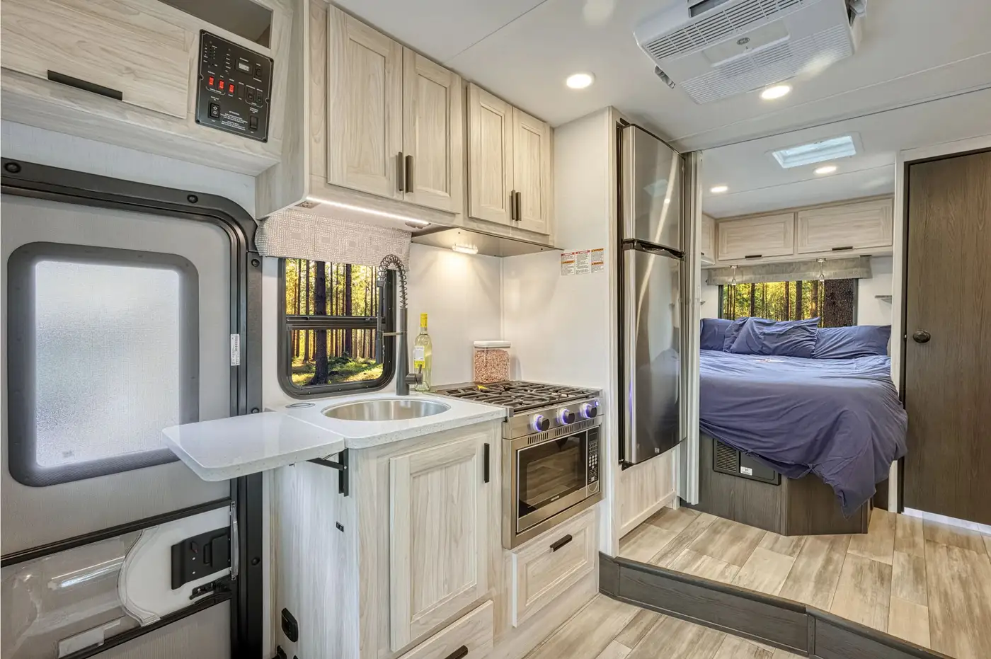 Road Bear RV Class C Non-Slide (M) 24-26' – RVs, photo 8