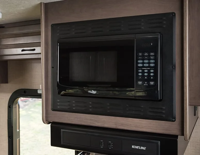 Cruise America Standard RV (Automatic) – RVs, photo 15