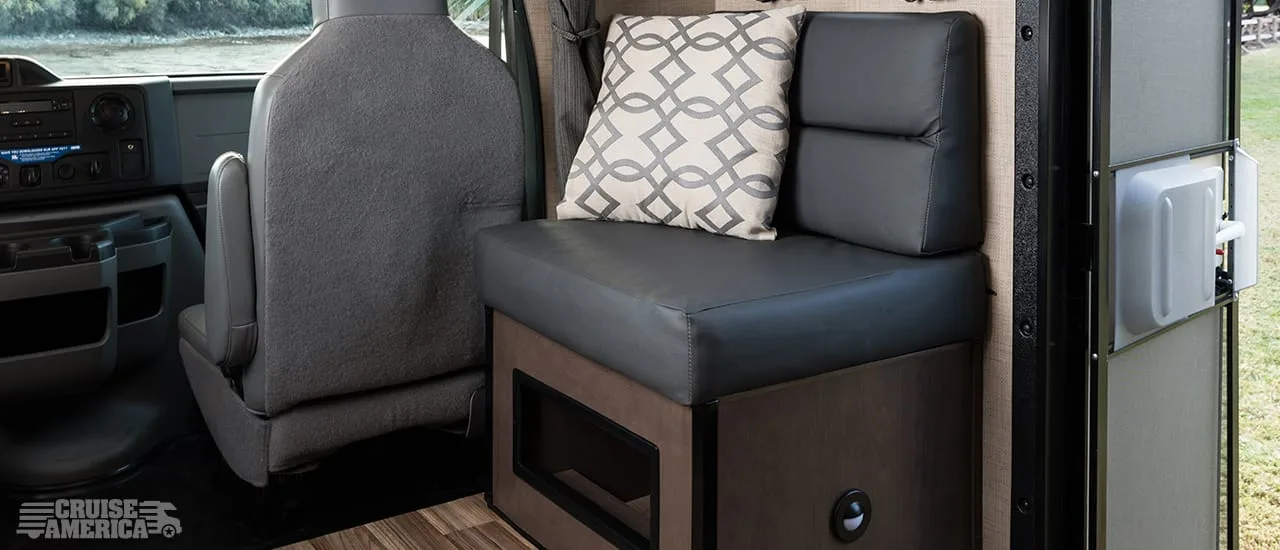 Cruise America Standard RV (Automatic) – RVs, photo 4