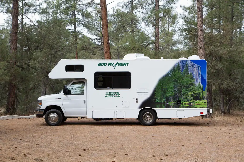 Cruise America Standard RV (Automatic) – RVs, photo 23
