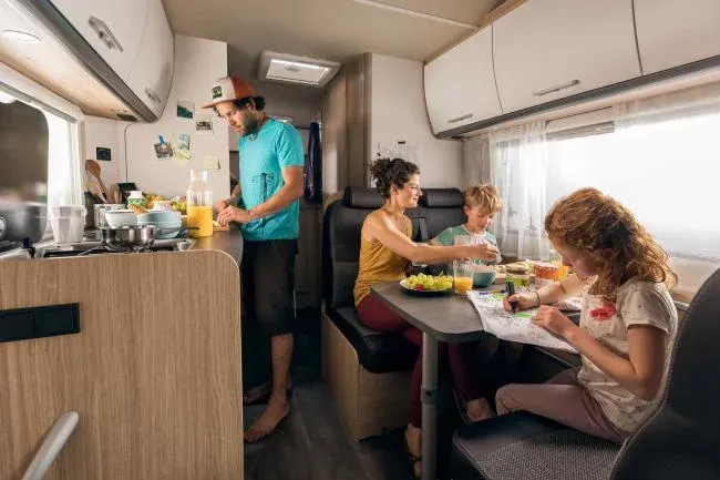 Family Luxury (boîte manuelle) – Camping-cars, photo 2