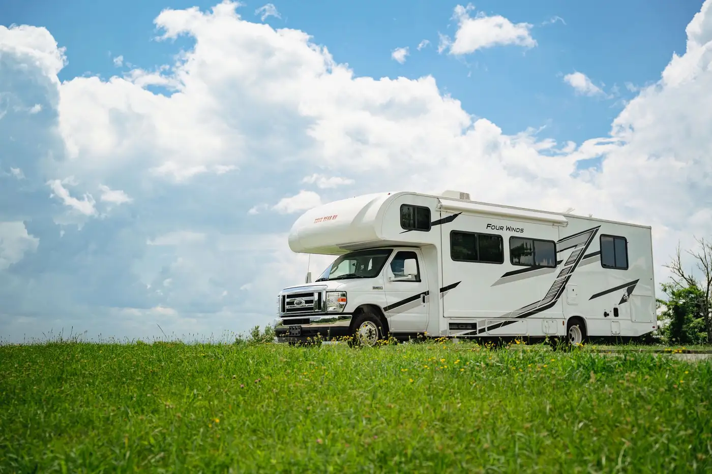 Road Bear RV Class C W/Slide-Out (R) 29-31' – RVs