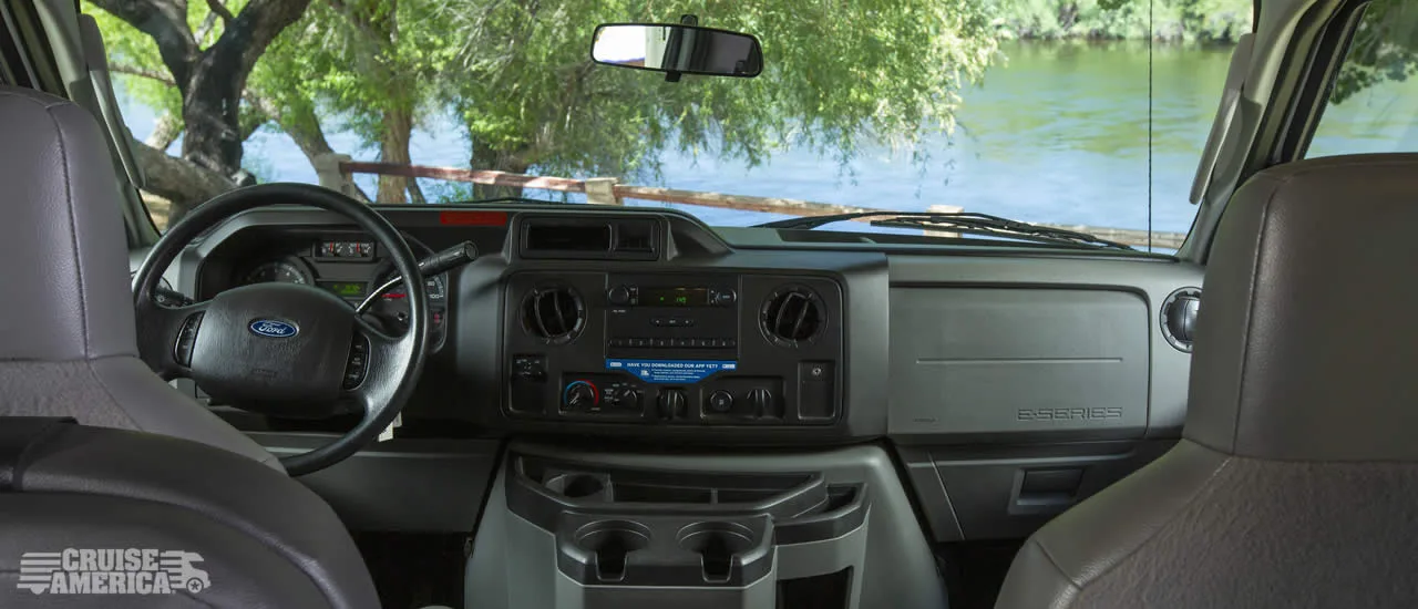 Cruise America Compact RV (Automatic) – RVs, photo 3