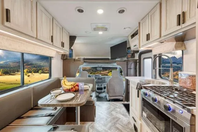 El Monte RV Class C Medium (D) 24-26ft – RVs, photo 8