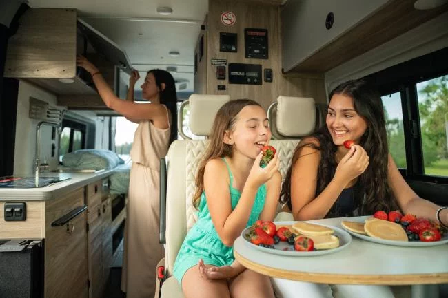 Active Poptop (Automatic) – Campervans, photo 2