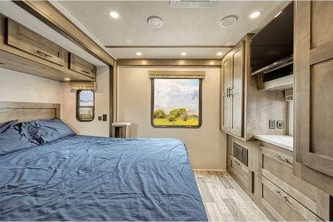 Mighty Class A (MA) 30-34ft – RVs, photo 9
