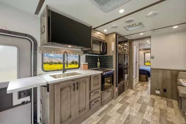 Mighty Class A (MA) 30-34ft – RVs, photo 16