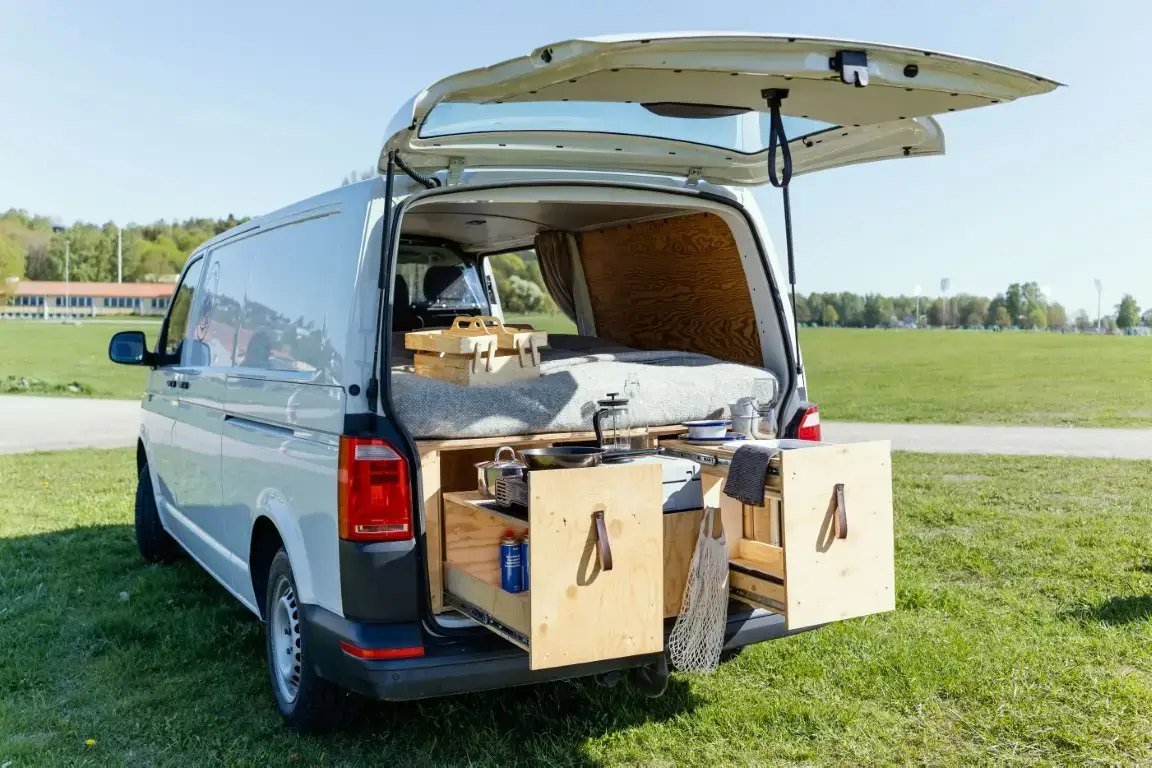 VW Transporter (automatic) – Campervans, photo 3