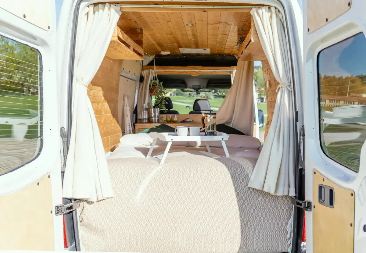 VW Crafter (manual) – Campervans, photo 8