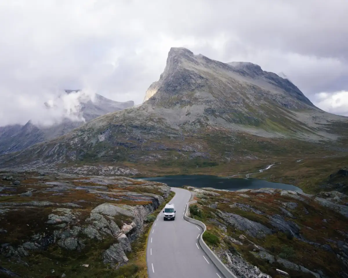 VW Crafter (manual) – Campervans, photo 6