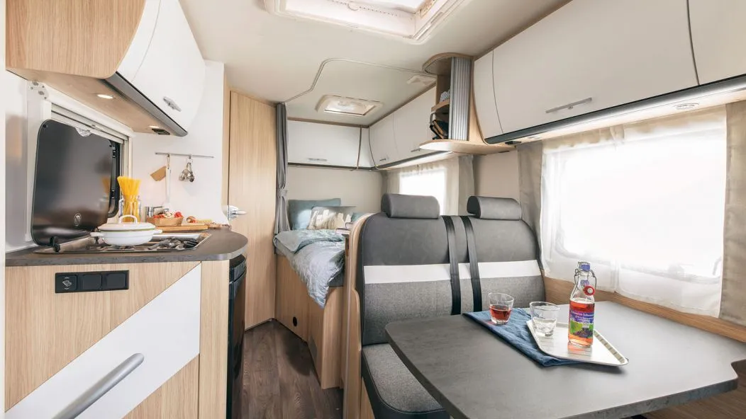 Compact Luxury (manual) – Motorhomes, photo 3