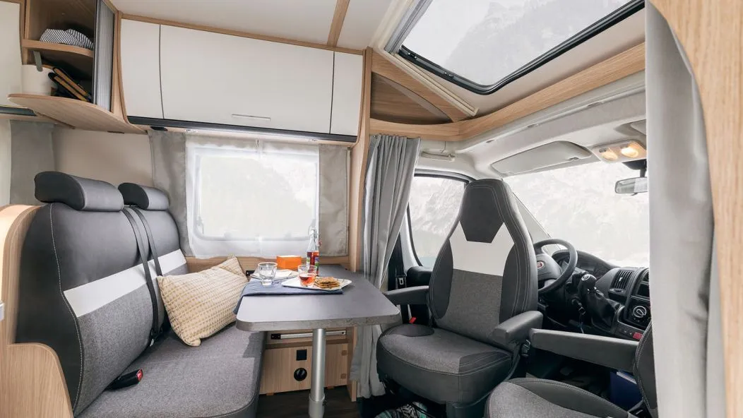 Compact Luxury (manual) – Motorhomes, photo 6