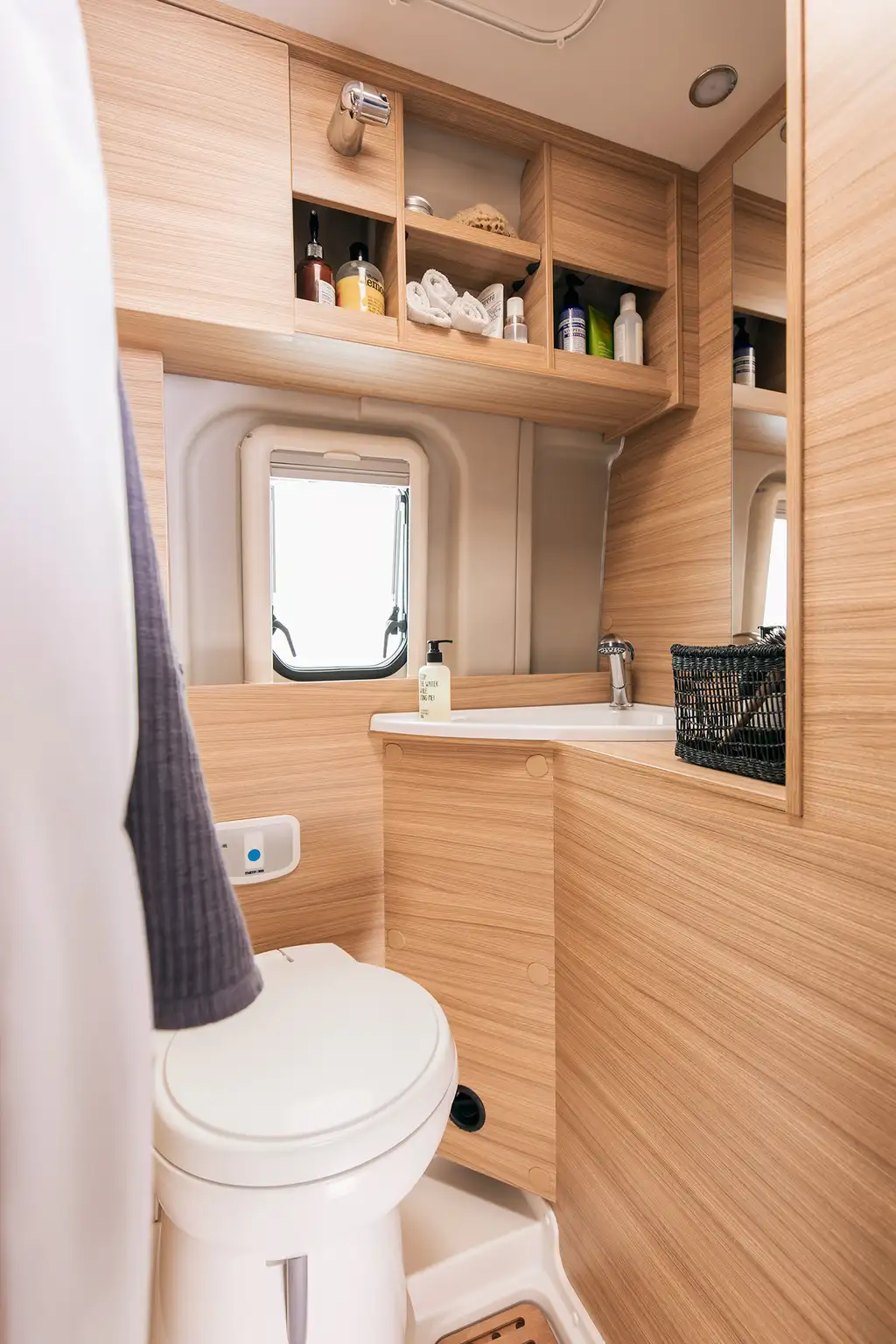 Urban Plus (manual) – Campervans, photo 6