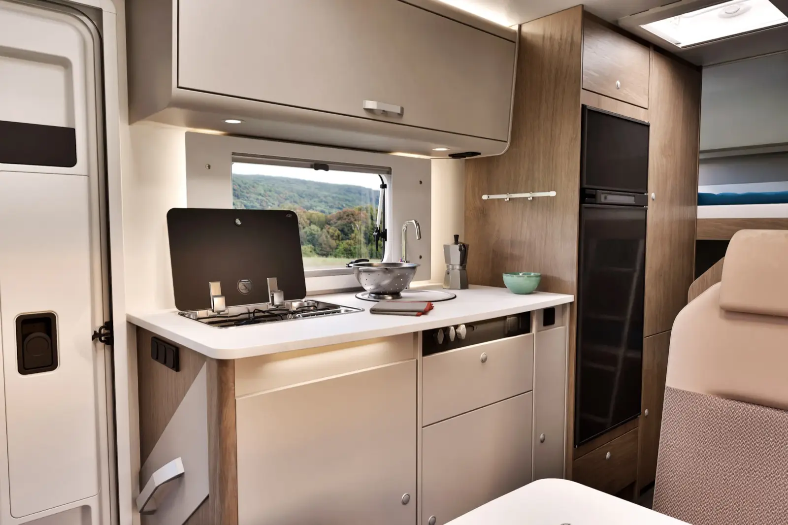 Camper Large 5 (cambio manuale) – Autocaravan, foto 5
