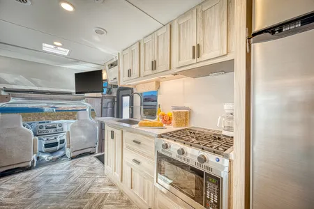El Monte RV Class C Family Sleeper (FS) 30-32ft – RVs, photo 2