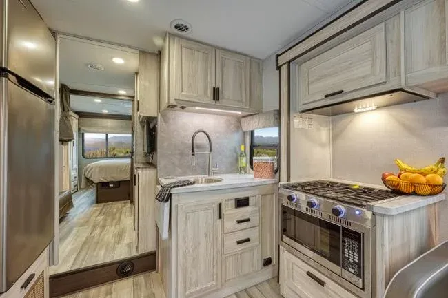 El Monte RV Class C Family Sleeper (FS) 30-32ft – RVs, photo 9