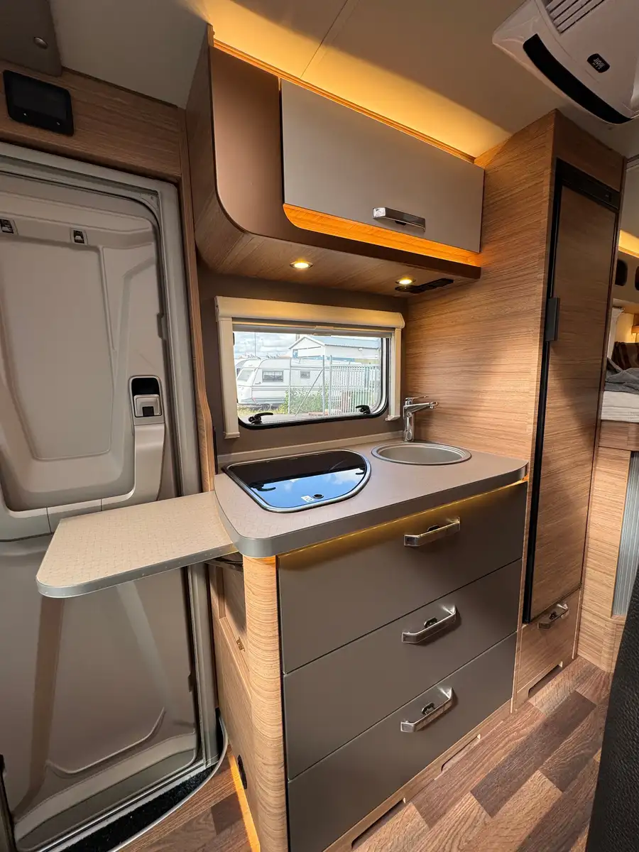 Weinsberg 600 MEG Pepper "Saturn" – Autocaravan, foto 9